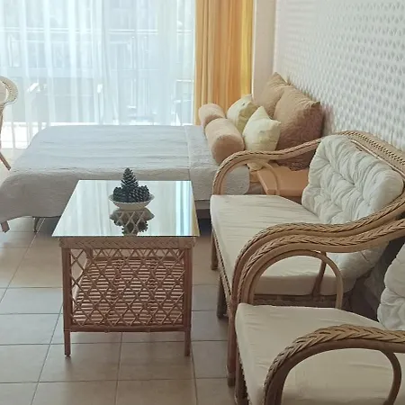 Miramar Palace Planeta 615, 612, 515 Apartment